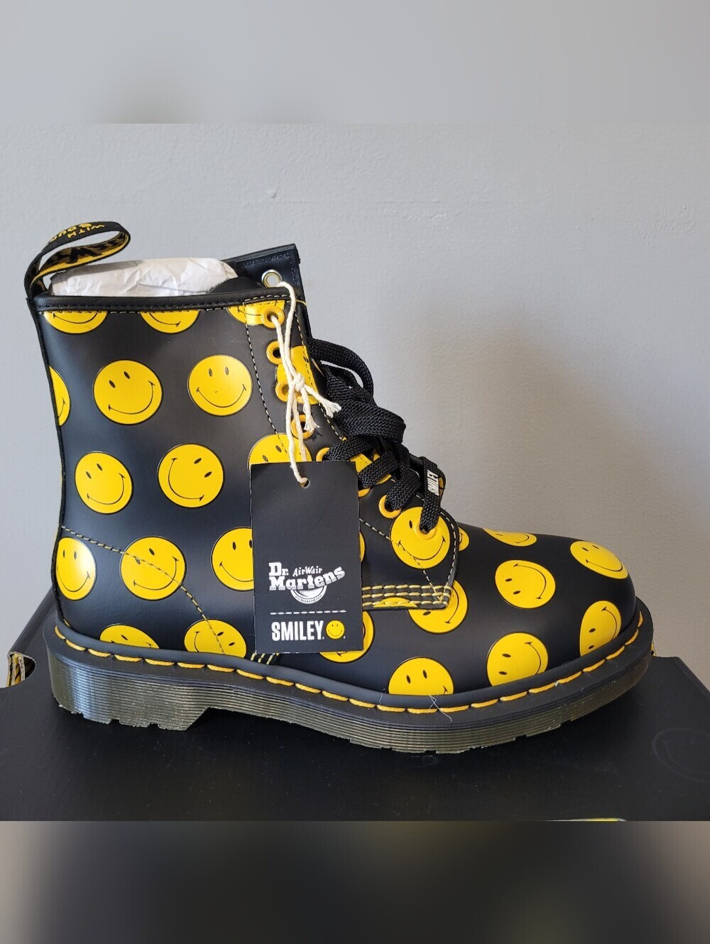 Dr. Martens x Smiley 1460 8-Eye Smooth Leather Lace-Up Boots, BNIB, Size 8 - Picture 7 of 12